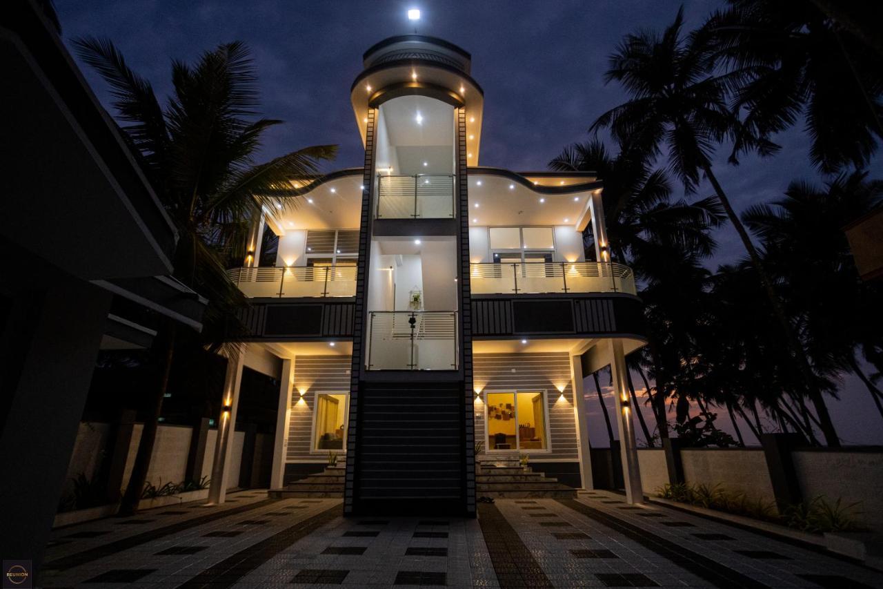 Reunion Ocean Manor - Beach House Udupi Exteriör bild